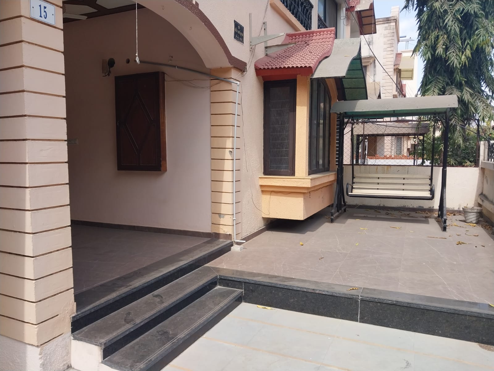 Satellite bungalow for sale