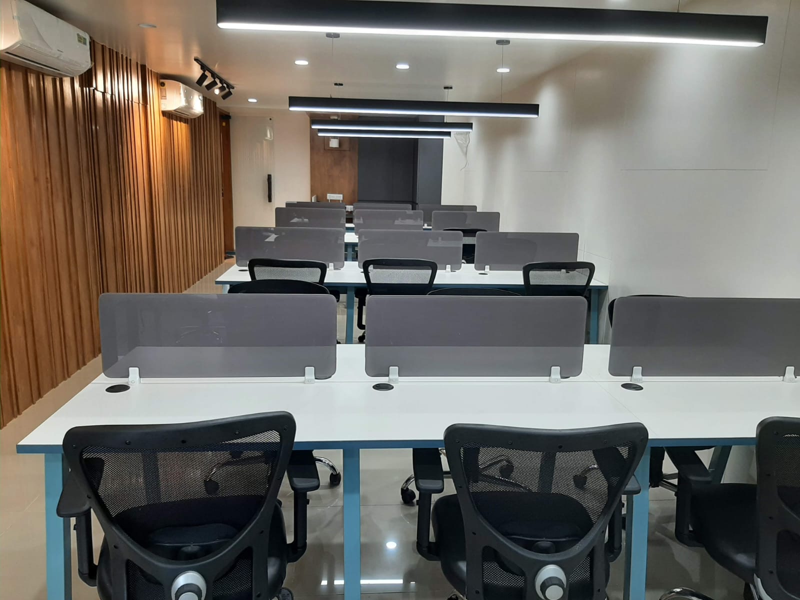 Top Commercial Office Rentals in Ahmedabad 2025 – Smart Space for Smart Teams
